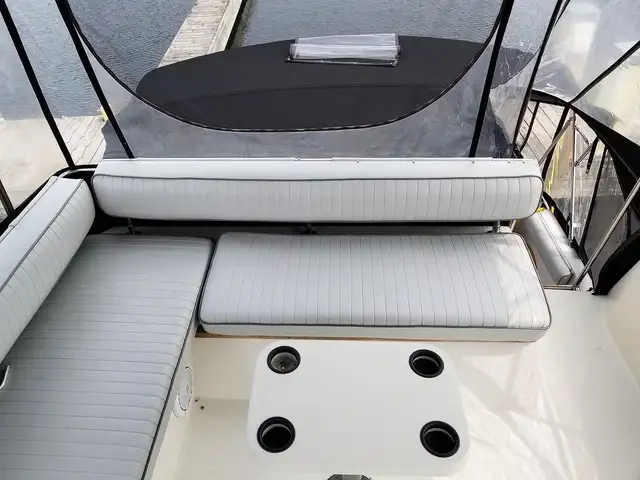 1986 Carver Voyager 2827 in Powerboats & Motorboats in Saint John - Image 10