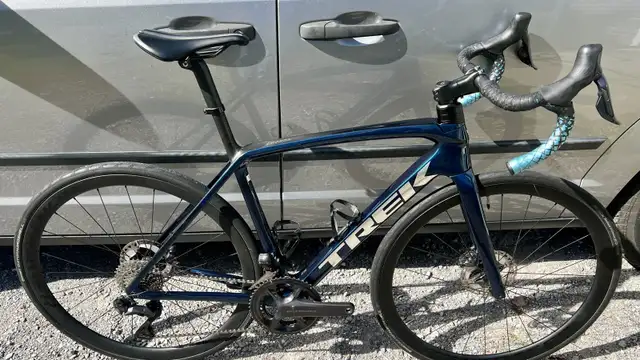 Trek Émonda SL7 2023 in Road in Granby - Image 3