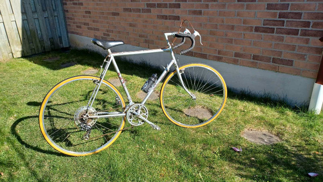 Vintage road bikes 27" tires  in BMX in Oshawa / Durham Region - Image 3