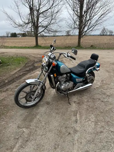 1993 Kawasaki Vulcan 500 Runs and rides great, recently installed a new front break master cylinder,...