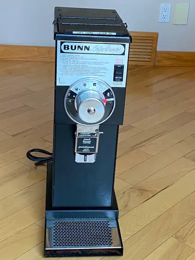 BUNN - G1 Bulk Coffee Grinder. Great Condition. 9 Grind Settings, View more