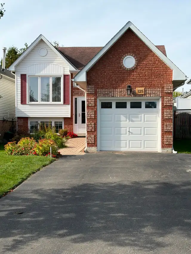 ENTIRE DETACHED HOME FOR RENT, 3 Bdrms, 2 Bath