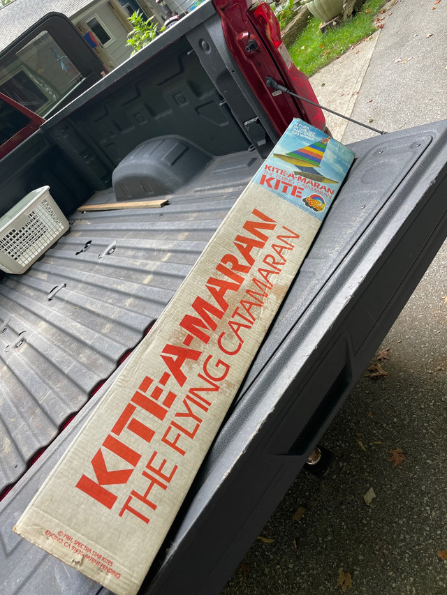 Vintage kite flying catamaran  in Toys & Games in Owen Sound