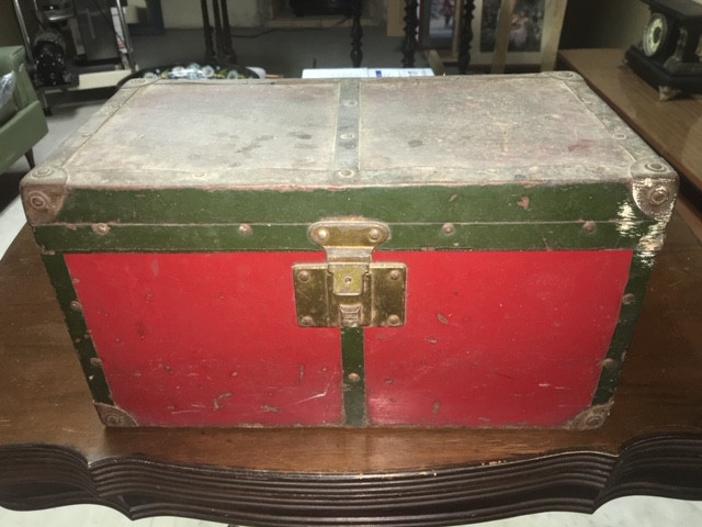 Childs Toy Trunk in Arts & Collectibles in Sarnia