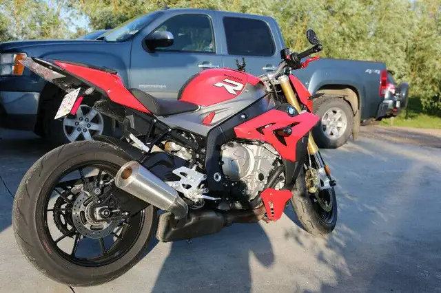 2016 BMW S1000R in Sport Bikes in Edmonton - Image 3