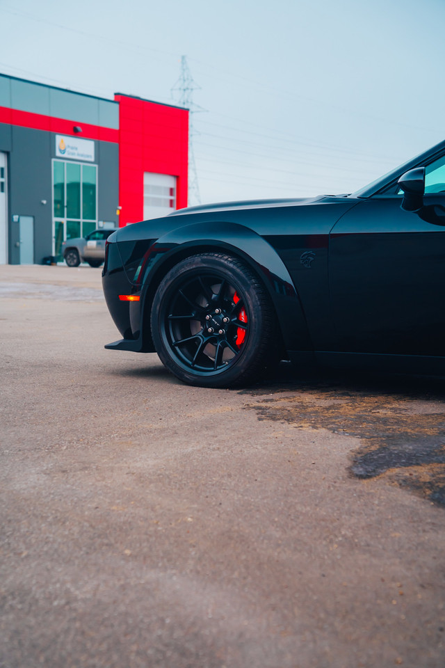 NO LUX TAX 2023 DODGE CHALLENGER HELLCAT WIDEBODY JAILBREAK in Cars & Trucks in Winnipeg - Image 2