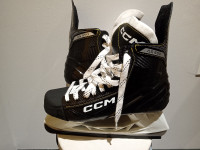 adult senior ccm AS 550 skates NEW with box $50 sz 8 skate