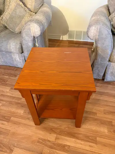  À VENDRE : 2 tables d’appoint / bout de canapé – bois, View more