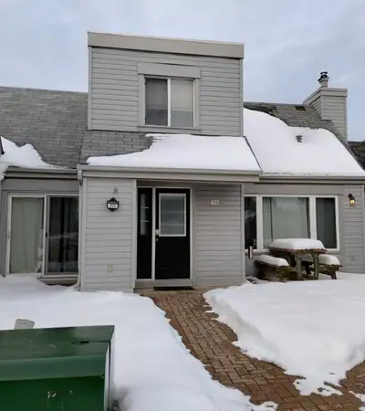 Mountain View Villa at Cranberry for sale. This is a one week deeded timeshare ownership (Week 2 whi...