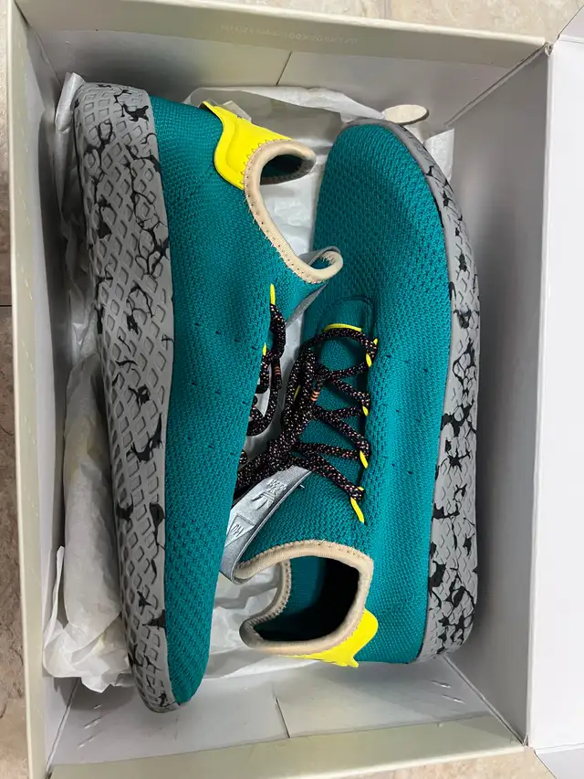 ADIDAS PW TENNIS HU #CQ1872 Size 9 Men’s Shoes Pharrell Williams in Men's Shoes in St. Catharines - Image 2