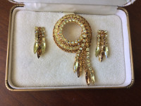 Vintage rhinestone set with case