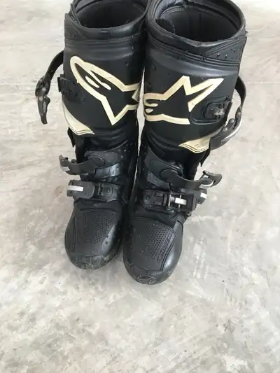 Alpinestar motocross boots in excellent condition. Size 7.5