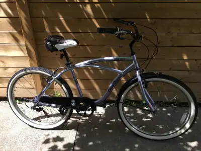 Canadiana Westfield beach cruise bicycle. 6 speed, 26 inch wheel