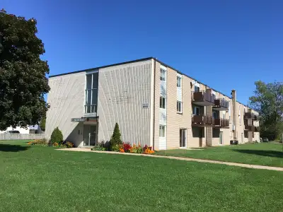 Clean & spacious 2 bdrm apartment on 2nd floor of Caronpost Gardens in Chippawa. Very quiet, clean &...