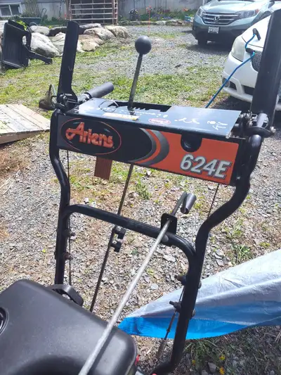 Ariens Snowblower 624E -electric start, View more
