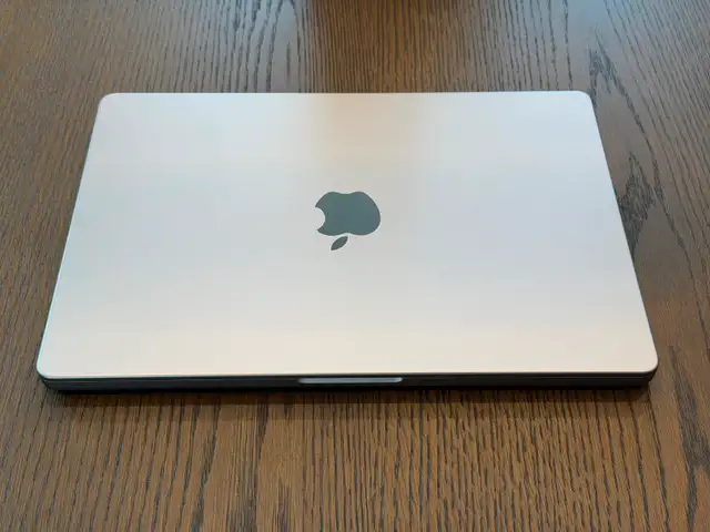 MacBook Pro 14-inch – M1 Pro – 16GB RAM – 512GB SSD – Like New in Laptops in City of Montréal - Image 4