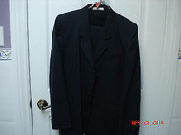 BOYS NAVY BLUE (TWO PIECE) SUIT WITH TIE INCLUDED- SIZE 20
