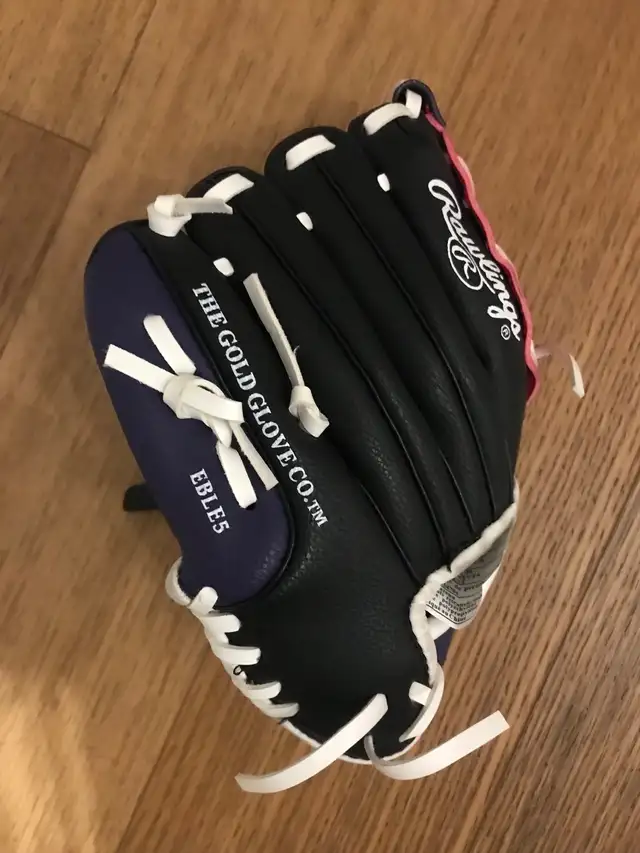 RAWLINGS YOUTH PINK PURPLE 8 1/2" RH BASEBALL GLOVE in Baseball & Softball in City of Toronto - Image 3