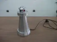 Lampe de table en forme de phare