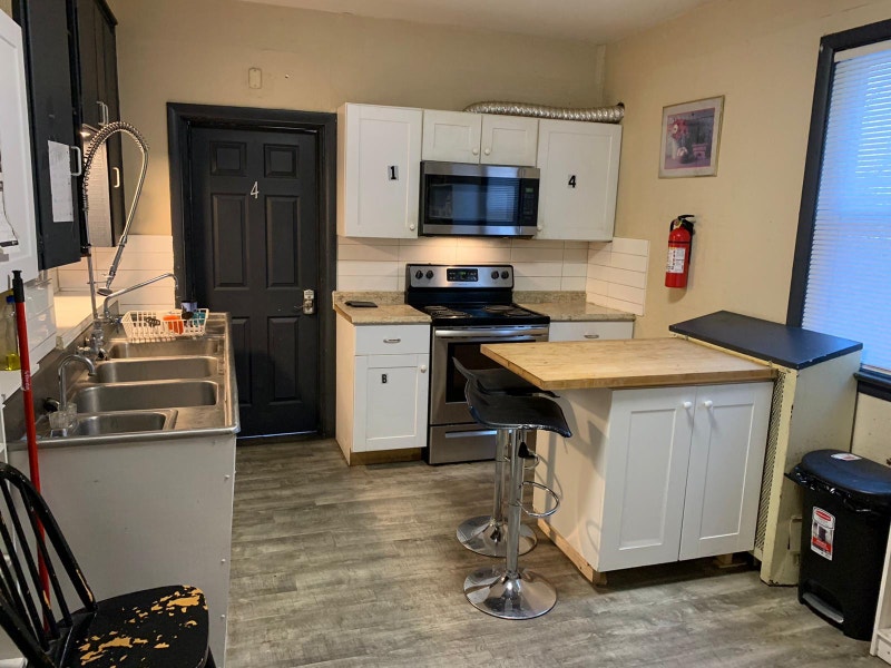 Quality all inclusive student room move in September 1 st only Room