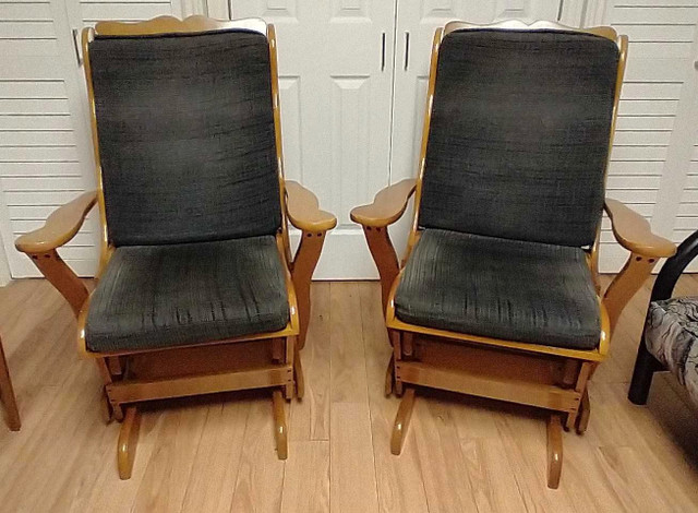 Rocker Glider Chairs in Chairs & Recliners in Owen Sound