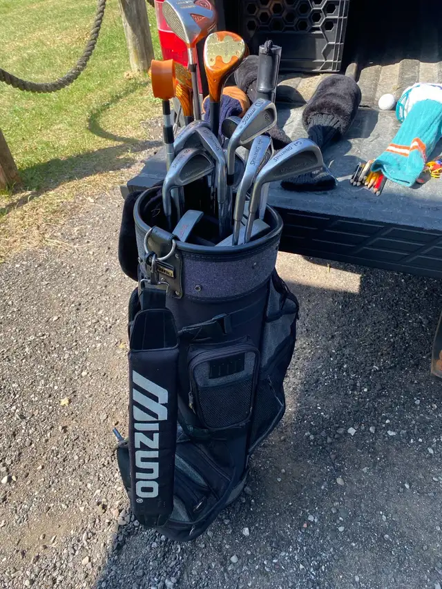Men’s Left Handed Golf Club Set/Bag in Golf in Norfolk County - Image 2