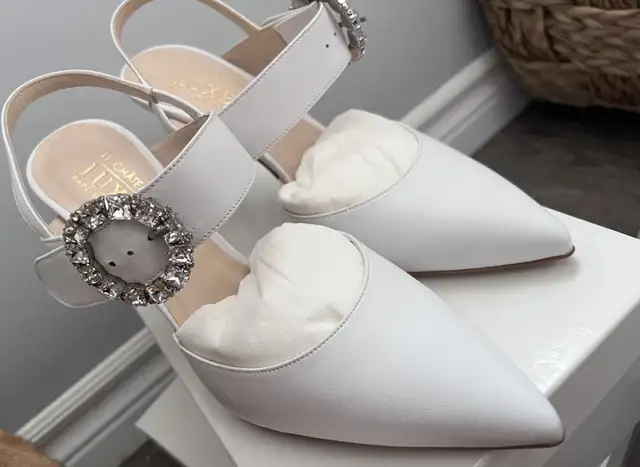 Le Chateau Luxe Heels Size 10 in Women's - Shoes in Leamington - Image 3