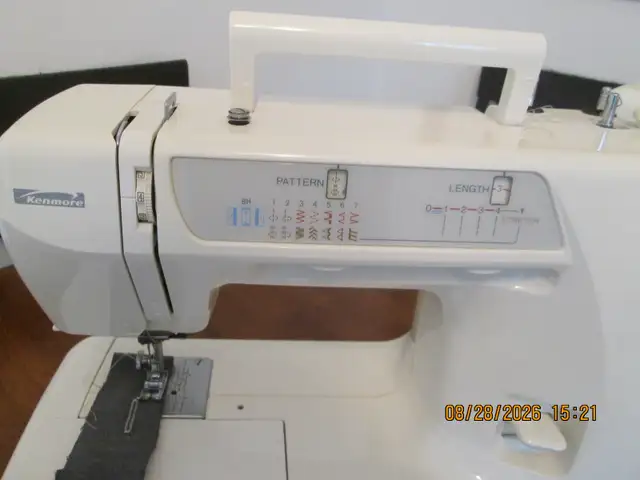 KENMORE, SEARS,Sewing Machine model 385.12312 in Hobbies & Crafts in Kingston - Image 3