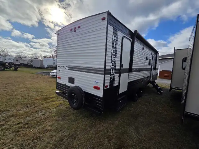 2022 Keystone Hideout 272 bh in Travel Trailers & Campers in Bedford - Image 4