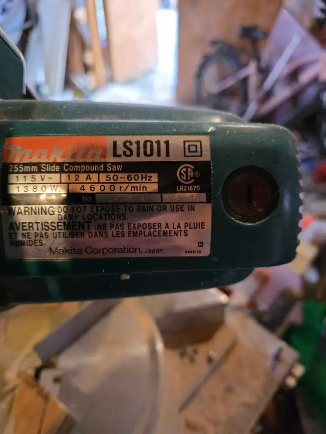 Makita Mitre Saw with Blade and Stand in Power Tools in Oshawa / Durham Region - Image 5
