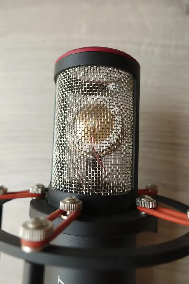 Manley Reference Cardioid Tube Condenser Microphone in Pro Audio & Recording Equipment in City of Toronto - Image 3