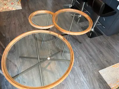 Accent coffee and side tables in a very good condition.