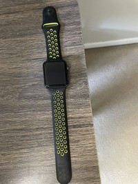 Apple Watch    Nike  Series 2 42mm