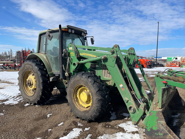 John Deere 7330 premium  in Farming Equipment in Brandon - Image 2