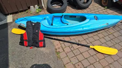 Pelican pursuit 80x works great comes with life jacket and paddle