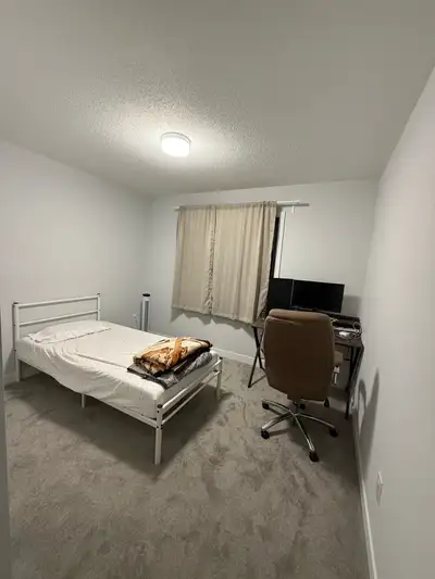 Room for Rent – Stittsville, ON Private room available for $625 + utilities Looking for pure Vegetat...