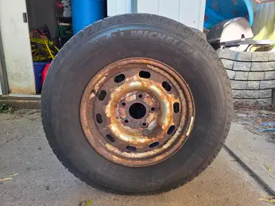 Michelin Latitude X-Ice Xi2 Snow Winter tires for sale 265/70R17 (4). Used on 1500 Classic Express/T...