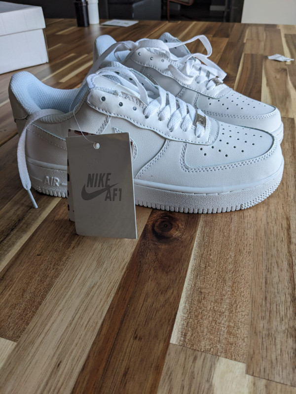 Air Force 1 '07 Size 8 in Men's Shoes in Winnipeg - Image 2