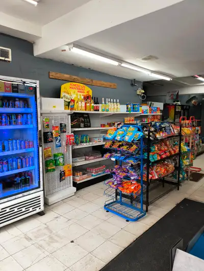 Dépanneur à vendre, View more