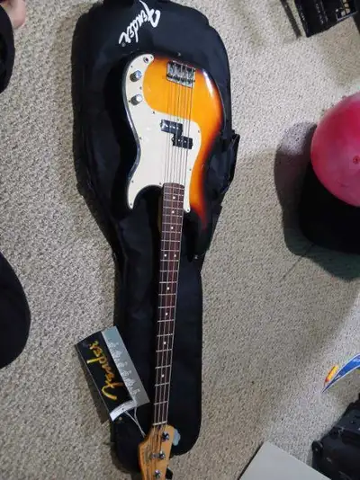 Fender Bass 60th Anniversary MEXICO Made, View more