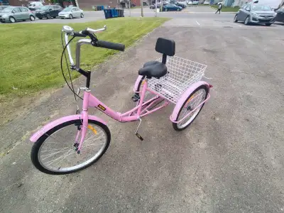 VEVOR Tricycle Adulte 24'' Presque neuf utiliser 2 à 3 fois Laval Chomedey Vous pouvez voir mes autr...