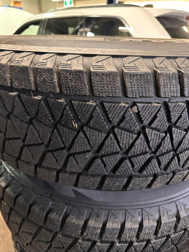 5 brand new winter tires bridgestone blizzak 255/75R17 wit in Tires & Rims in Ottawa - Image 2