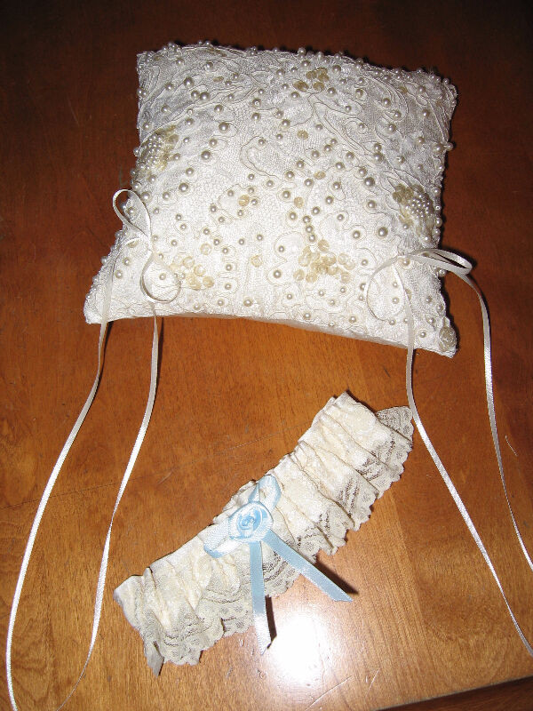 Wedding Garters & Ring Pillows in Other in Hamilton - Image 3