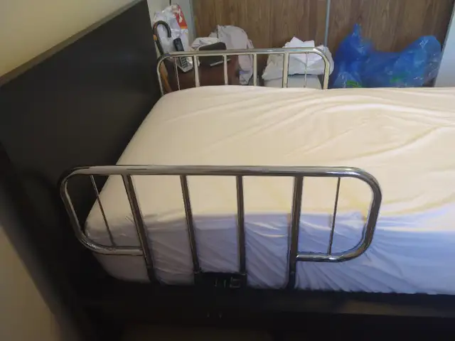 Drop Down Safety Bed Rails in Health & Special Needs in Oakville / Halton Region - Image 4