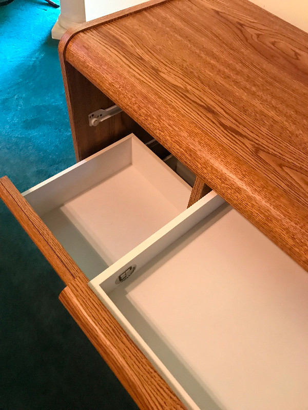 4 Drawer slim Solid Desk in Desks in Mississauga / Peel Region - Image 3