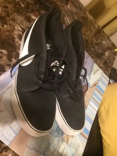 SELLING NIKE SHOES, View more