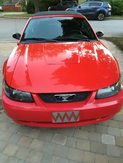 105 000 km , ..... 3900 $ , prix ferme , non - negociable ... toit a changer ( $ 1450 poser ) .. mus...