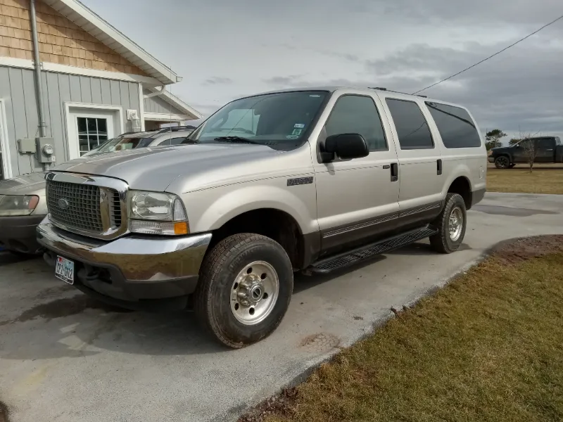 Immaculate Ride! Eight passenger family vehicle or ready to mod
