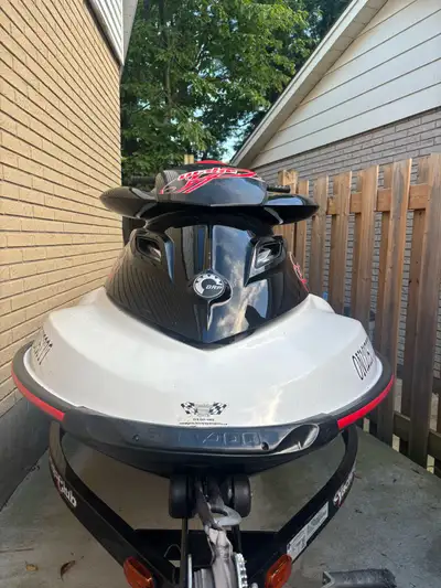 2006 seadoo wake, 155 horse power, VTS system does not work but does not affect riding, ski tower, a...