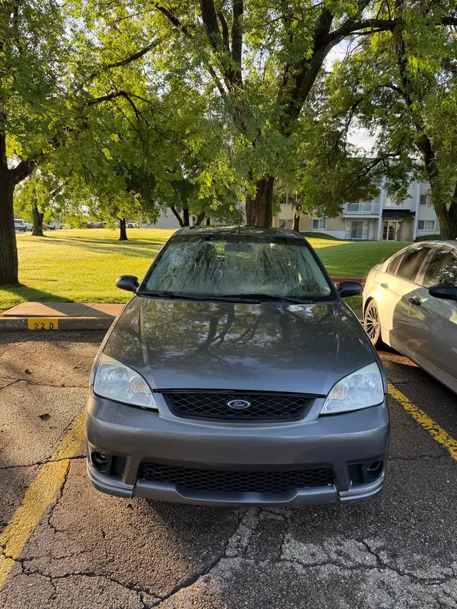 Car hatchback521699752306944002